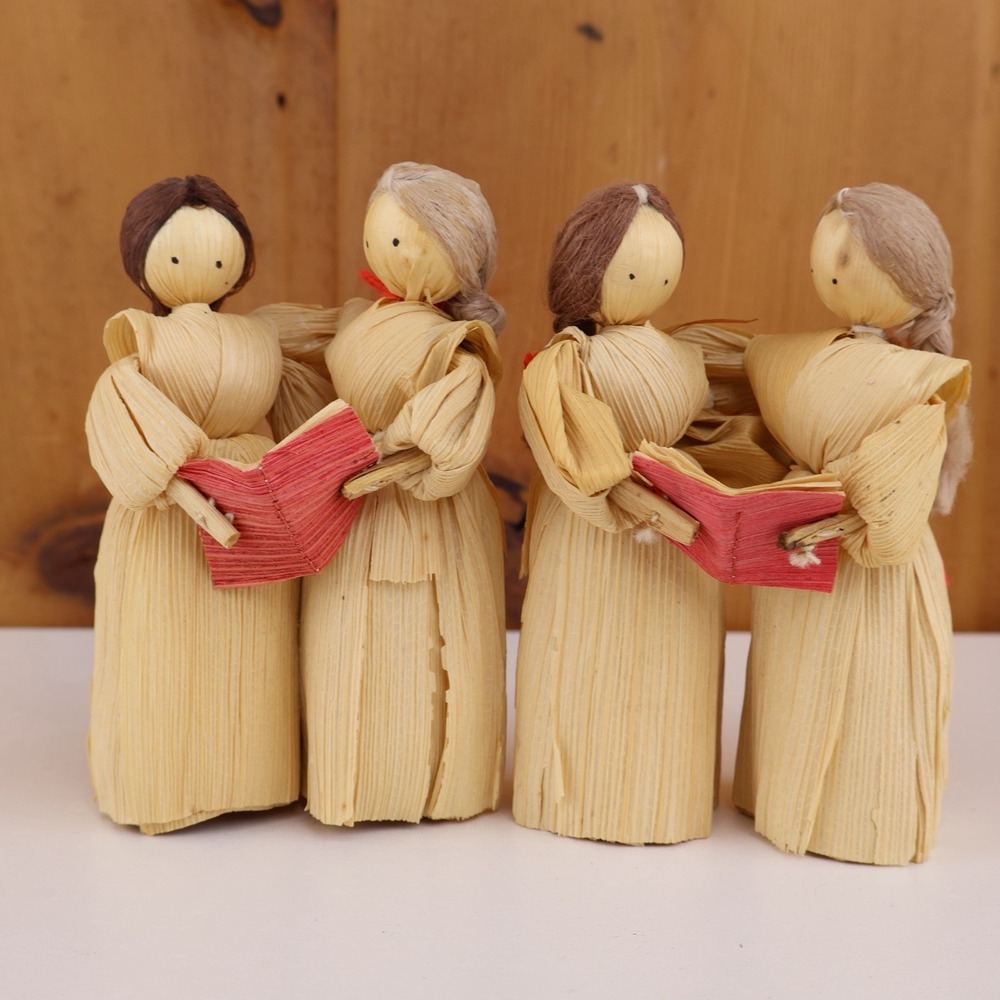 Vintage Handmade Corn Husk Caroler Dolls Set of 4 Folk Art Christmas 4 Inch